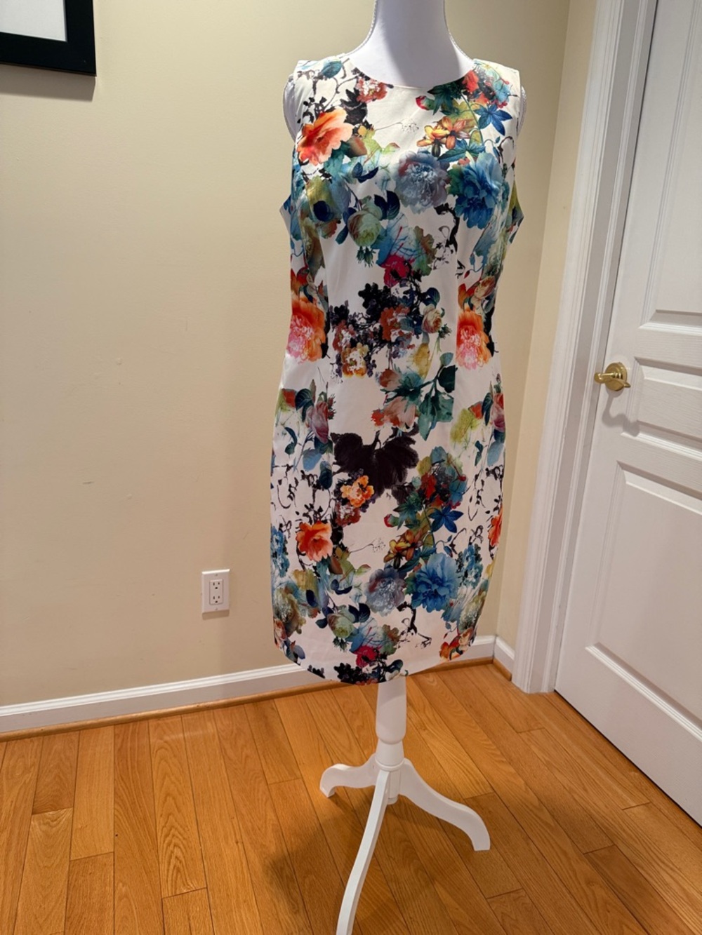 Elena Wang Elegant Silky White Floral Print Sheath Dress